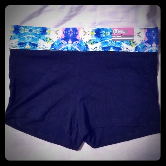SERIES 8 FITNESS Pants - NWT - YOGA SHORTS LARGE - SERIES 8 FITNESS
